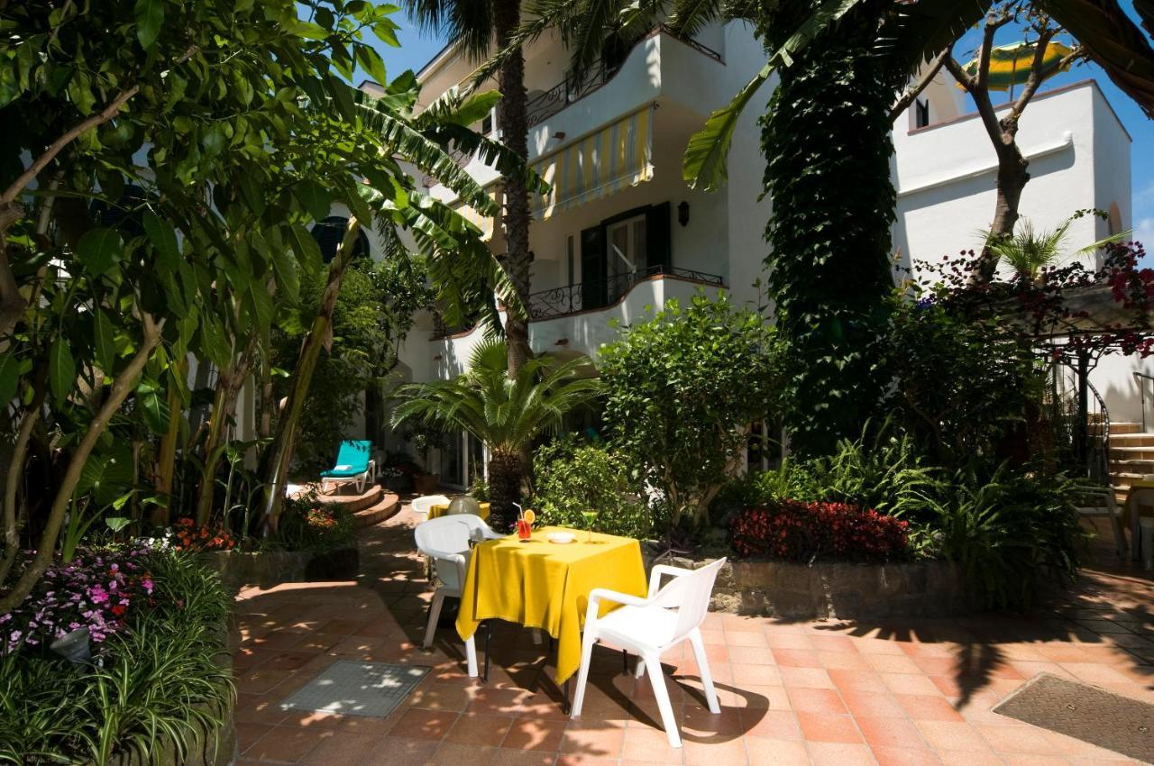 Hotel Villa Angelica Lacco Ameno  ภายนอก รูปภาพ