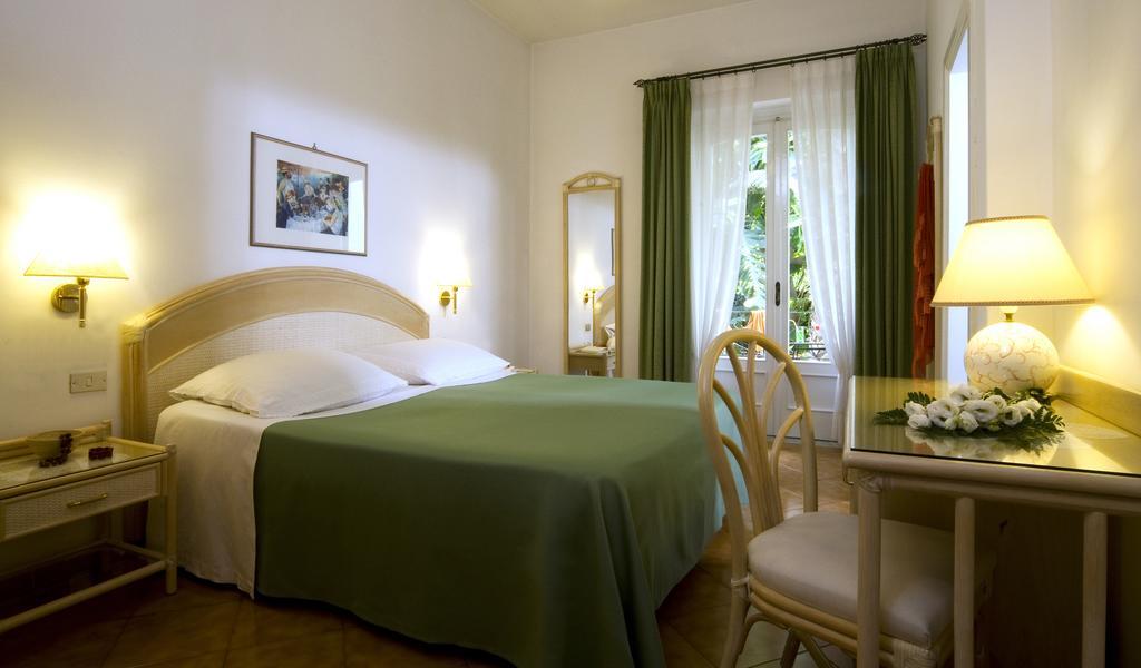 Hotel Villa Angelica Lacco Ameno  ภายนอก รูปภาพ