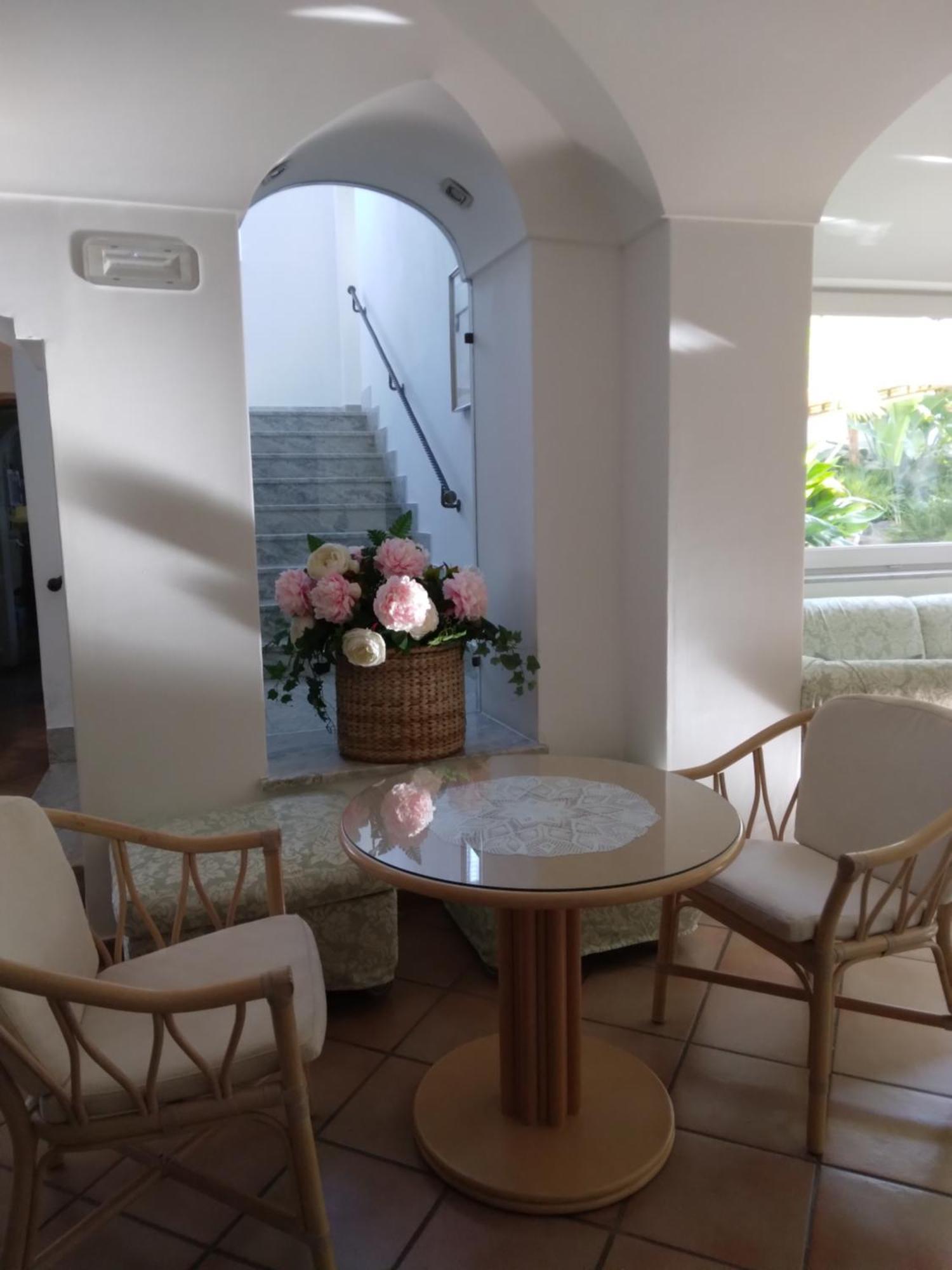 Hotel Villa Angelica Lacco Ameno  ภายนอก รูปภาพ