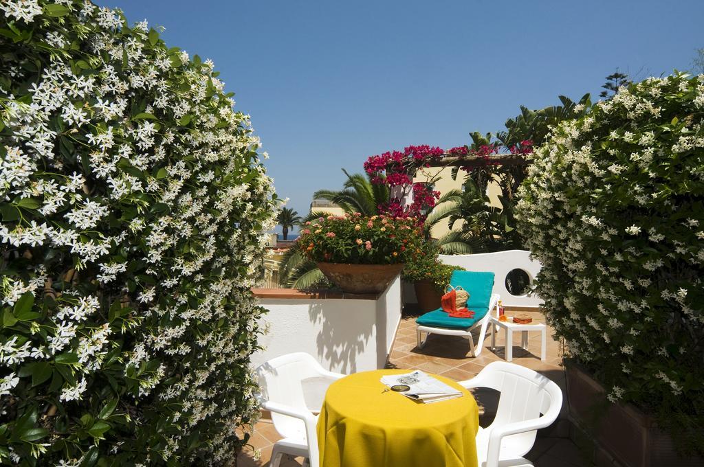 Hotel Villa Angelica Lacco Ameno  ภายนอก รูปภาพ