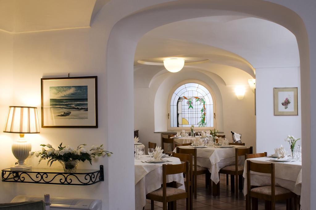 Hotel Villa Angelica Lacco Ameno  ภายนอก รูปภาพ
